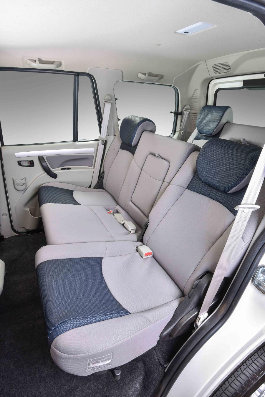 Интерьер Mahindra Scorpio 2016 года  (ZA) (фото 15 из 30)